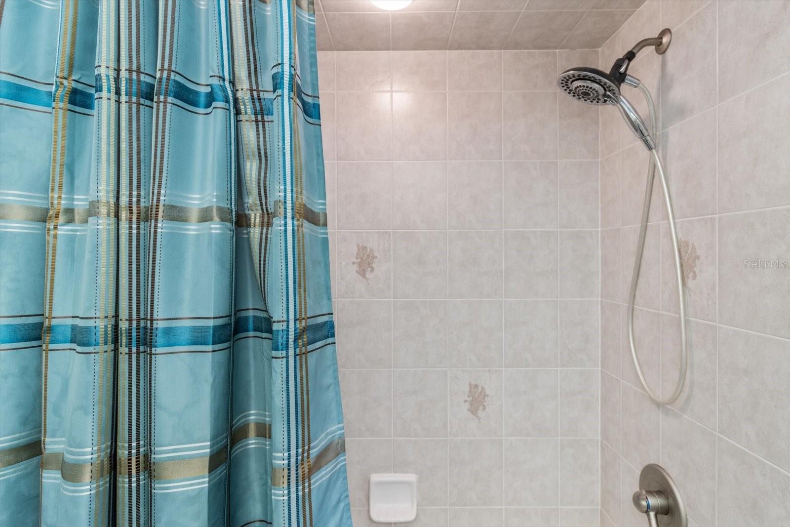 Image 32 of 67 For 6 Woodlee Court N