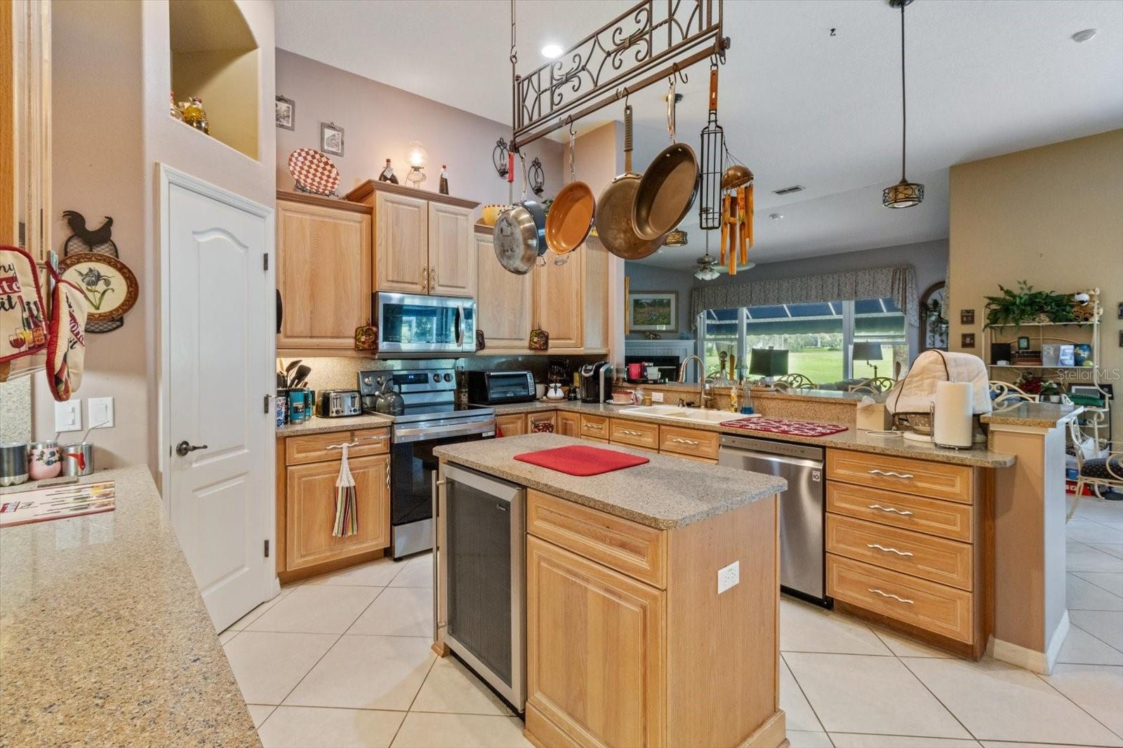 Image 4 of 67 For 6 Woodlee Court N