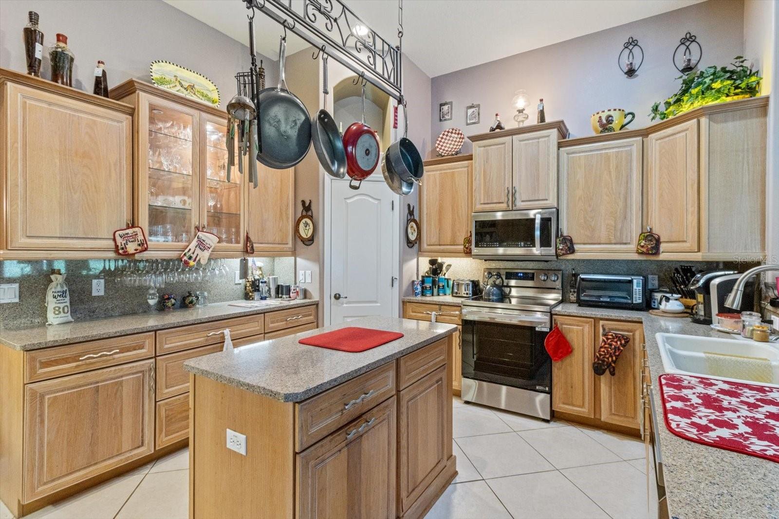 Image 5 of 67 For 6 Woodlee Court N
