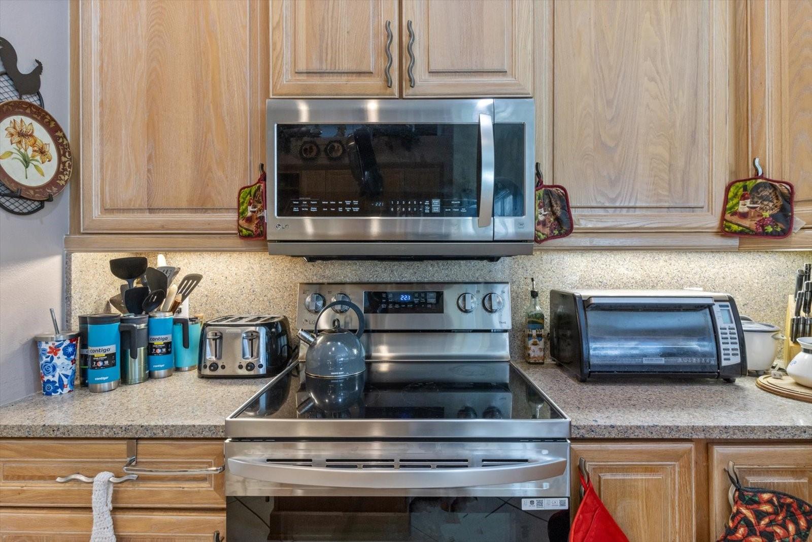 Image 8 of 67 For 6 Woodlee Court N