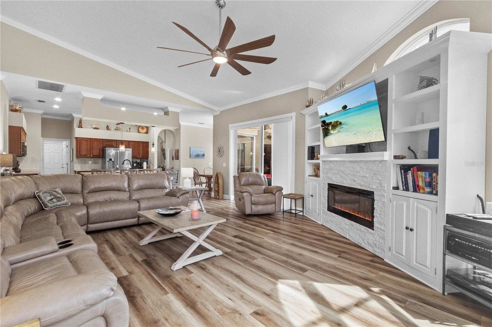 Image 14 of 54 For 18107 Diamond Cove Court