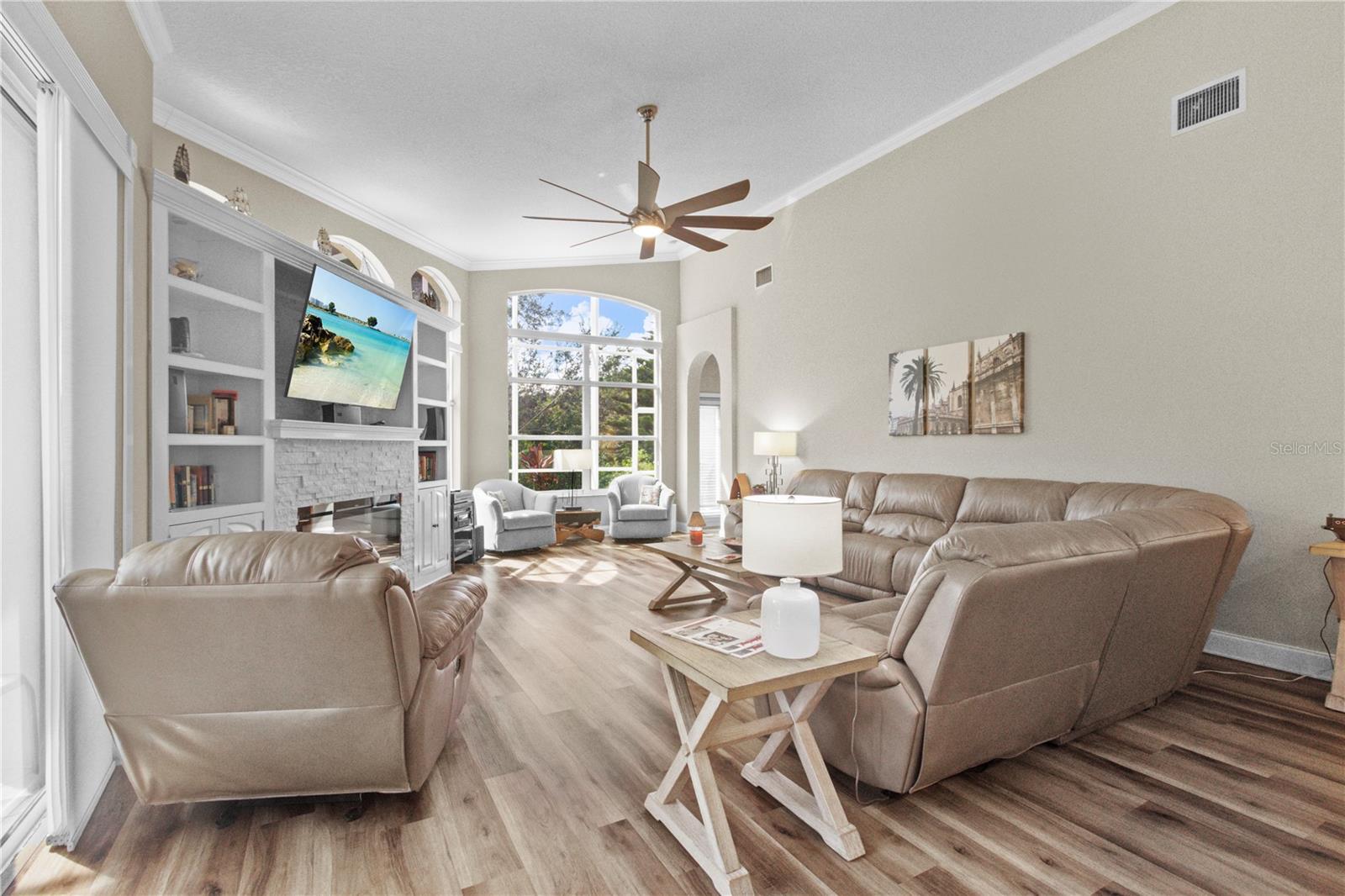Image 15 of 54 For 18107 Diamond Cove Court