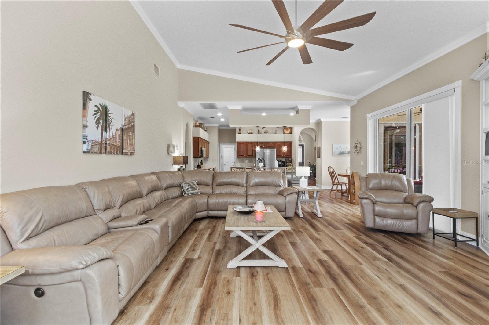 Image 16 of 54 For 18107 Diamond Cove Court