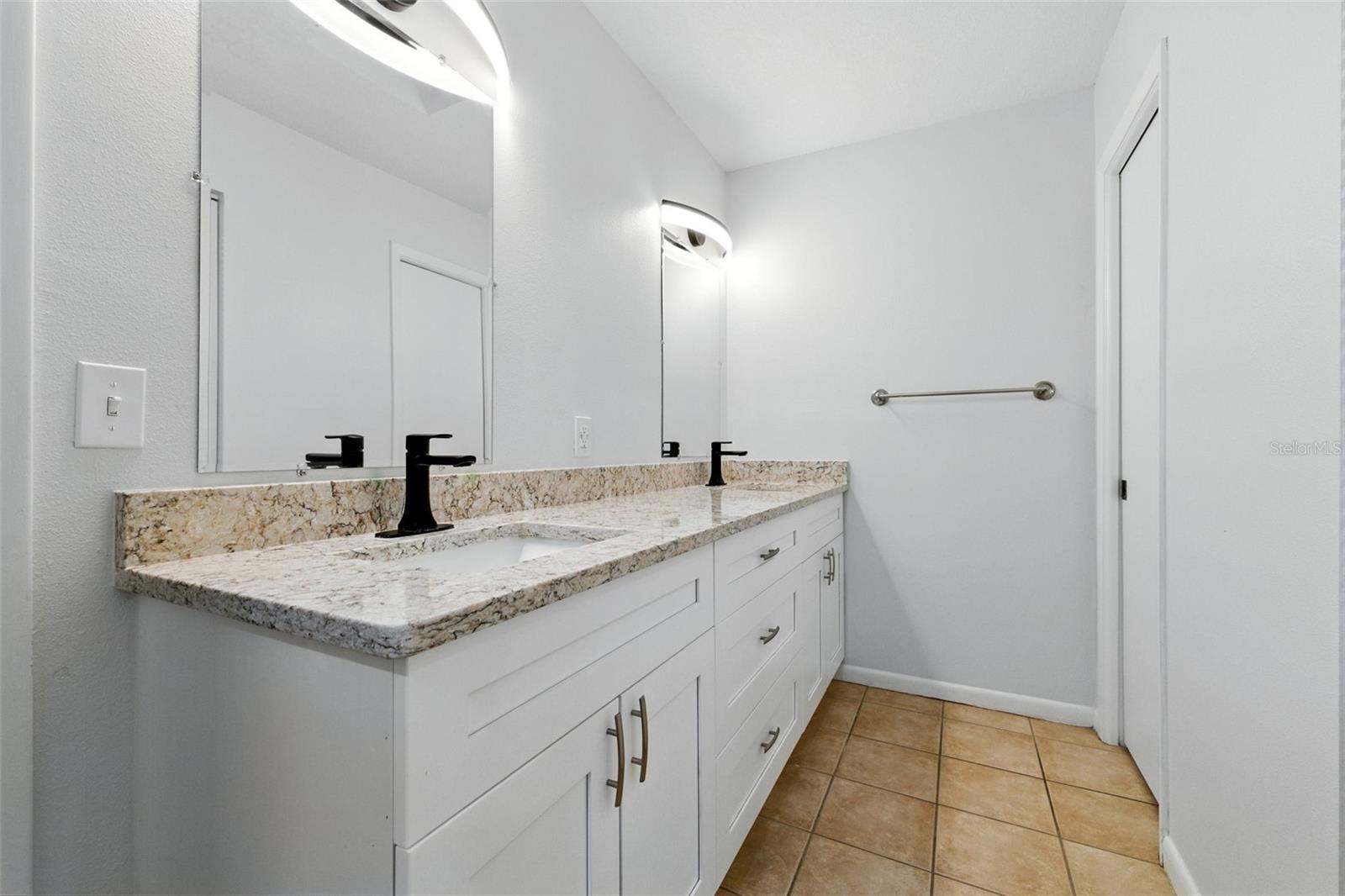 Image 12 of 26 For 4404 Oak Harbor Drive 42a