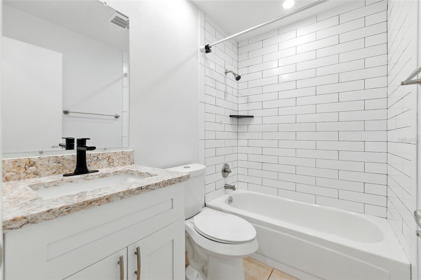 Image 16 of 26 For 4404 Oak Harbor Drive 42a