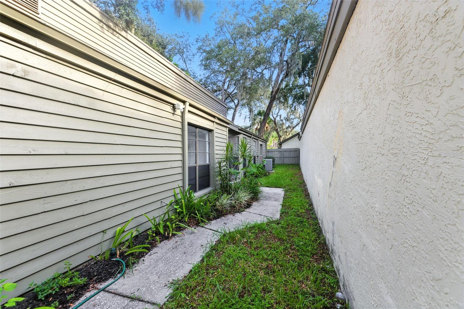 Image 24 of 26 For 4404 Oak Harbor Drive 42a