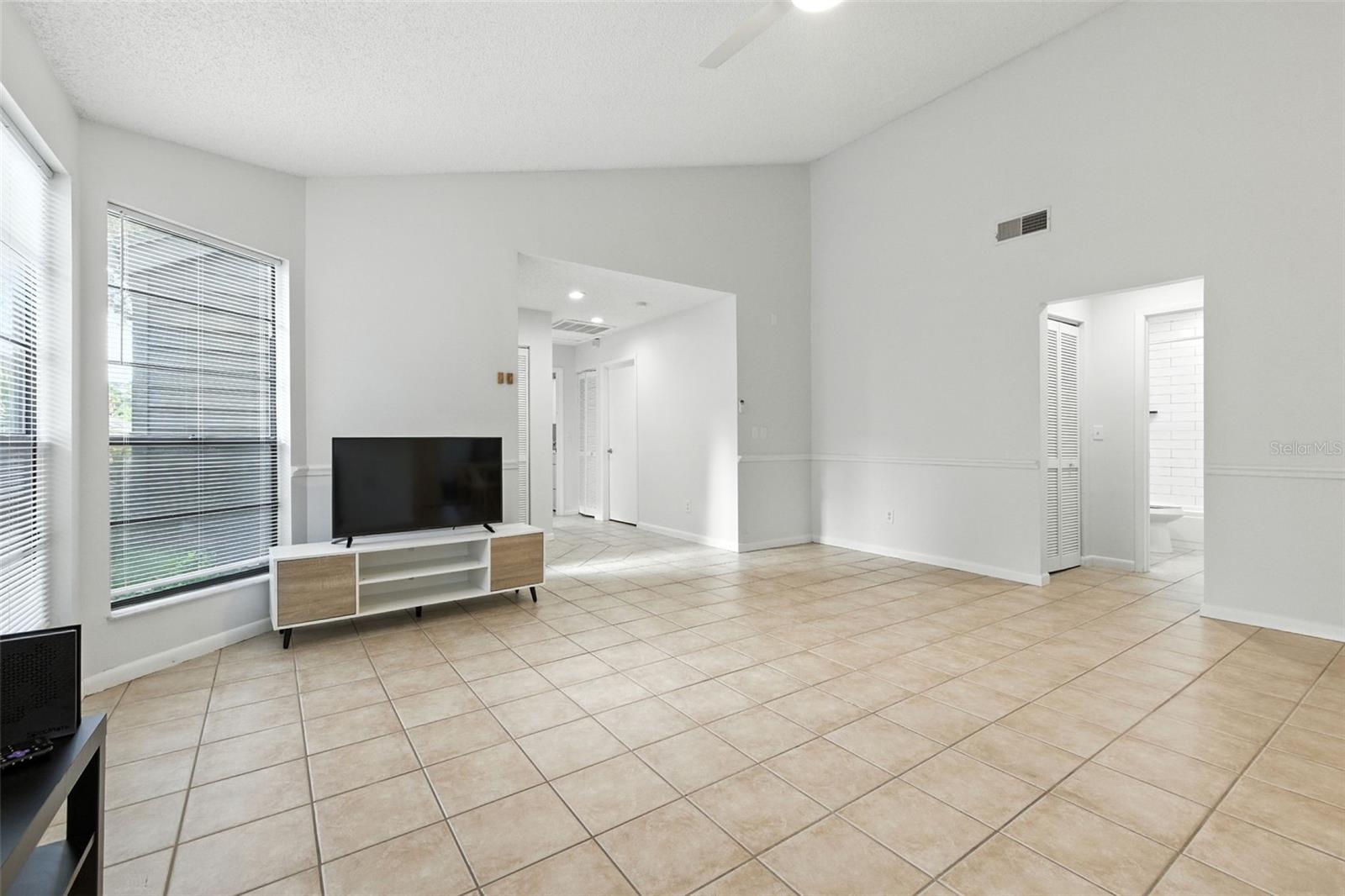 Image 3 of 26 For 4404 Oak Harbor Drive 42a