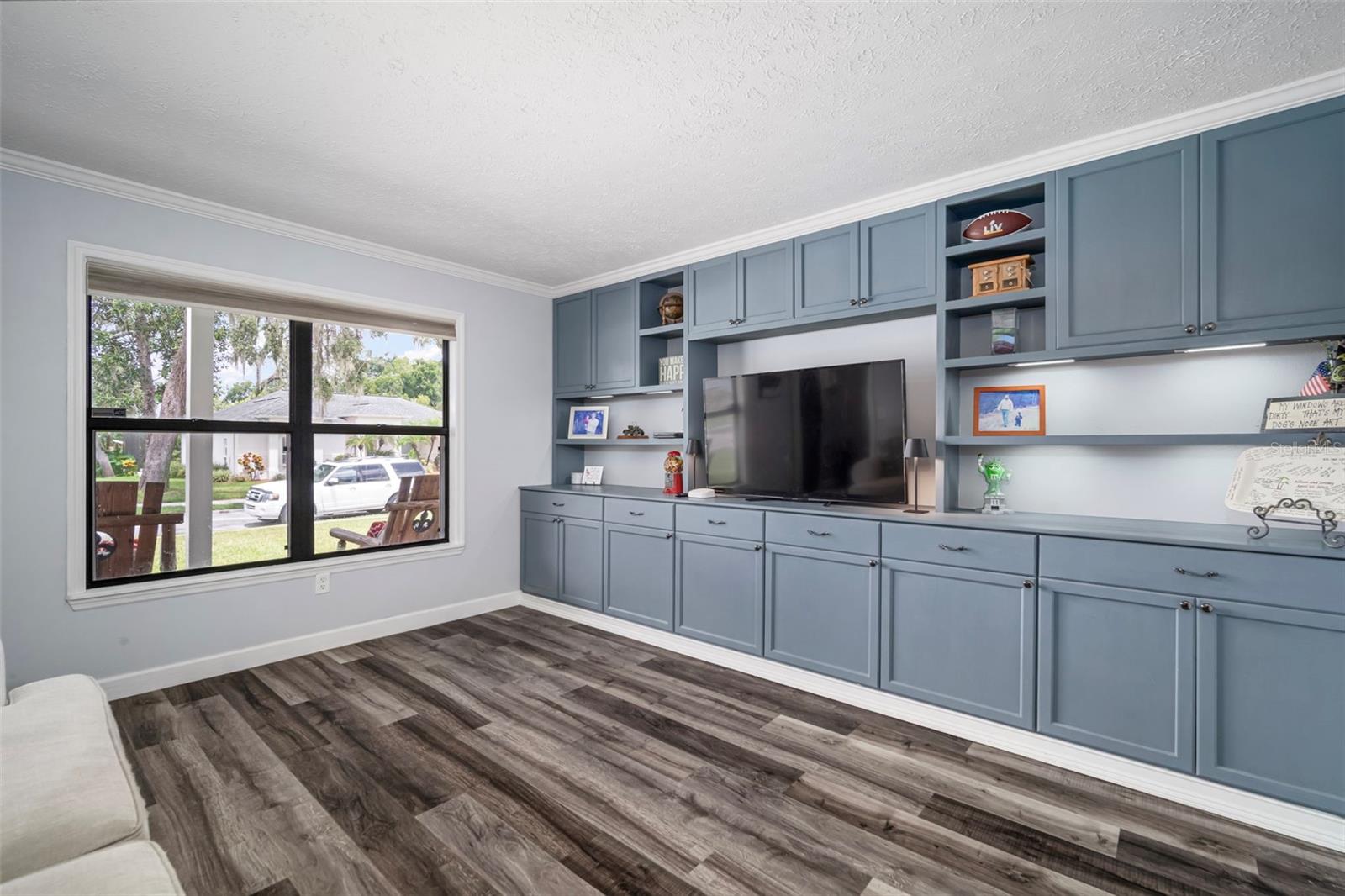 Image 3 of 37 For 1505 Fox Hill Place