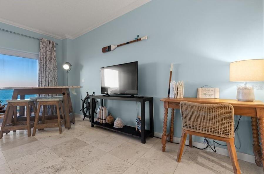 Image 10 of 42 For 880 Mandalay Avenue S411