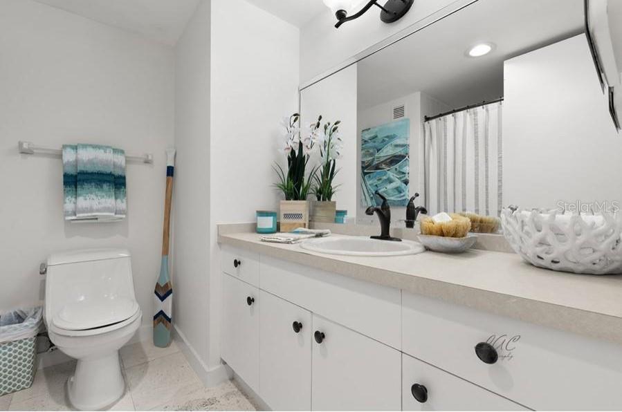 Image 14 of 42 For 880 Mandalay Avenue S411
