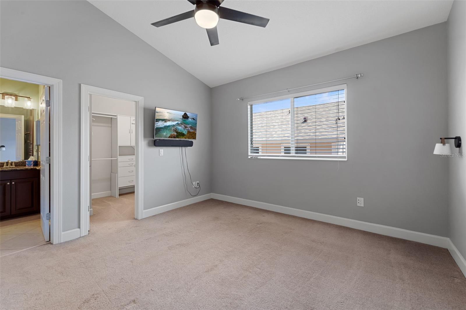Image 17 of 42 For 210 50th Avenue N