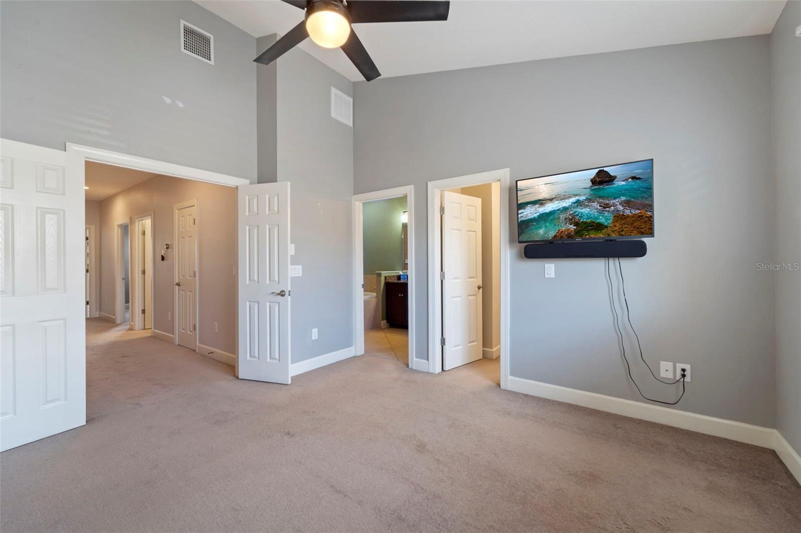 Image 18 of 42 For 210 50th Avenue N