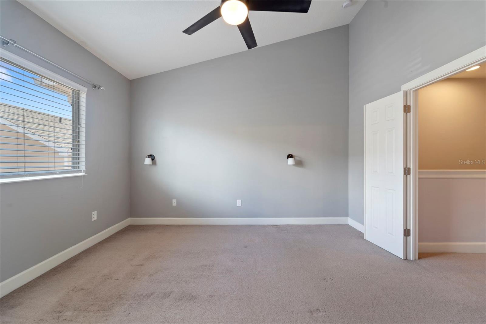 Image 19 of 42 For 210 50th Avenue N