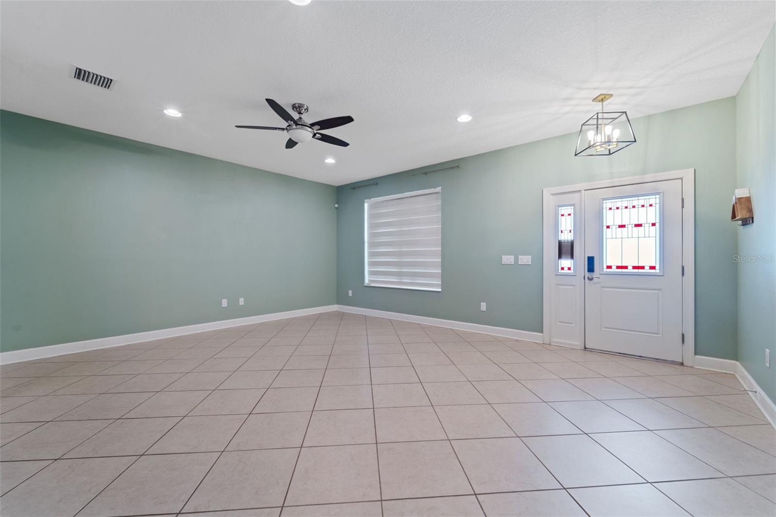 Image 5 of 42 For 210 50th Avenue N