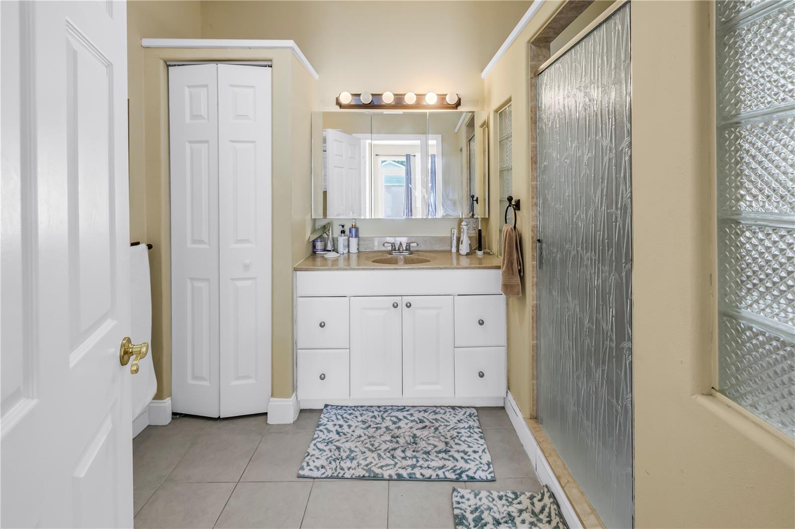 Image 23 of 58 For 546 26th Avenue N