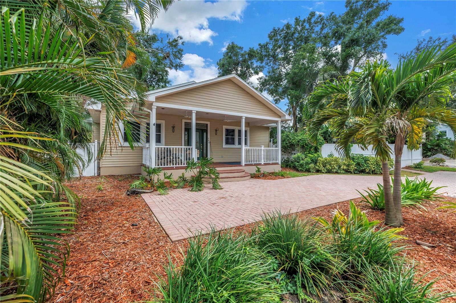 Image 6 of 58 For 546 26th Avenue N