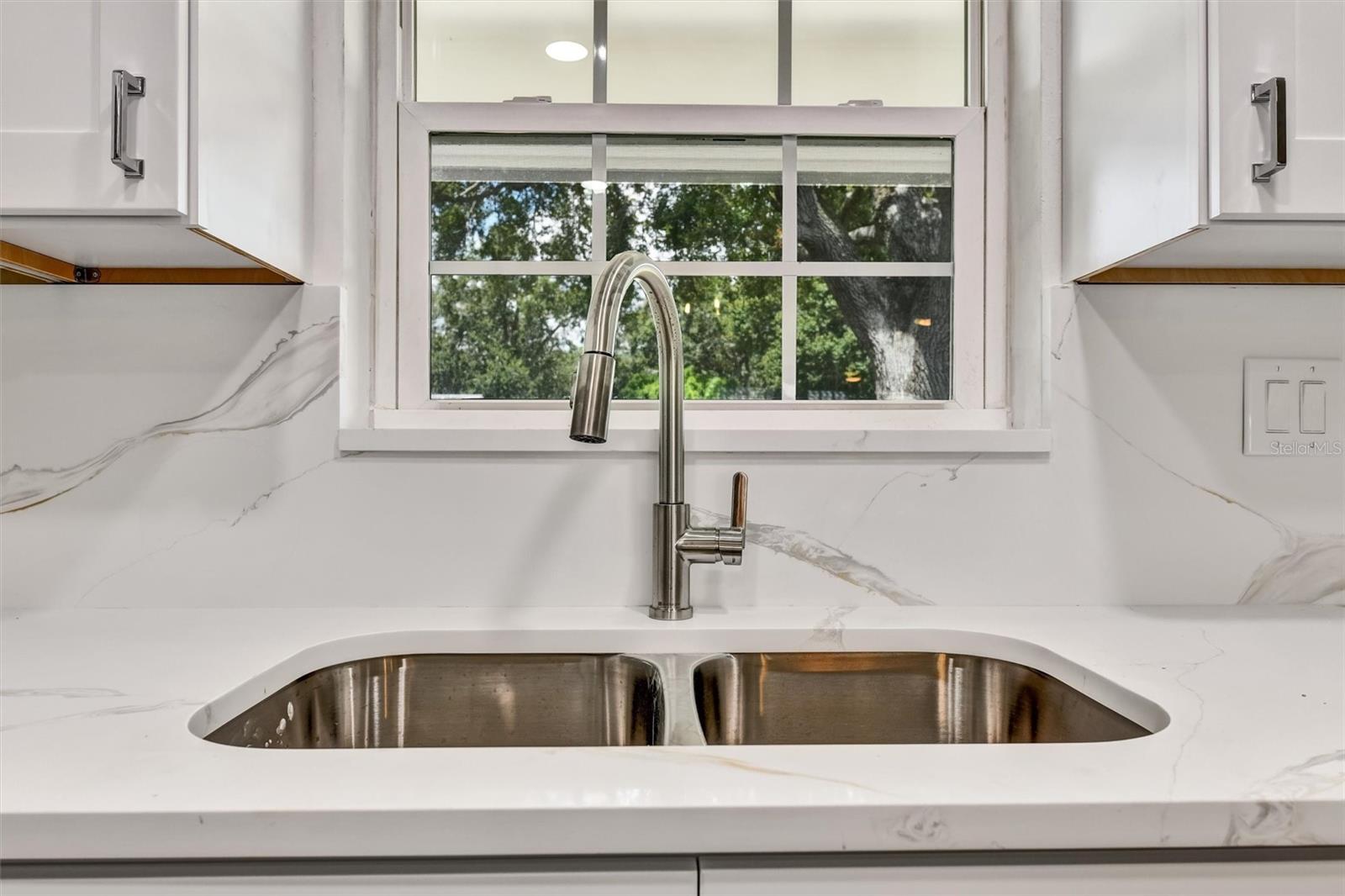 Image 11 of 39 For 1361 Leona Drive