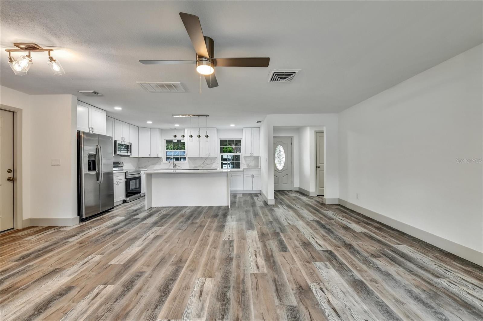 Image 18 of 39 For 1361 Leona Drive