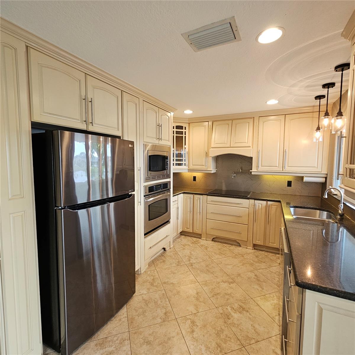 Image 3 of 37 For 1717 Danbury Drive