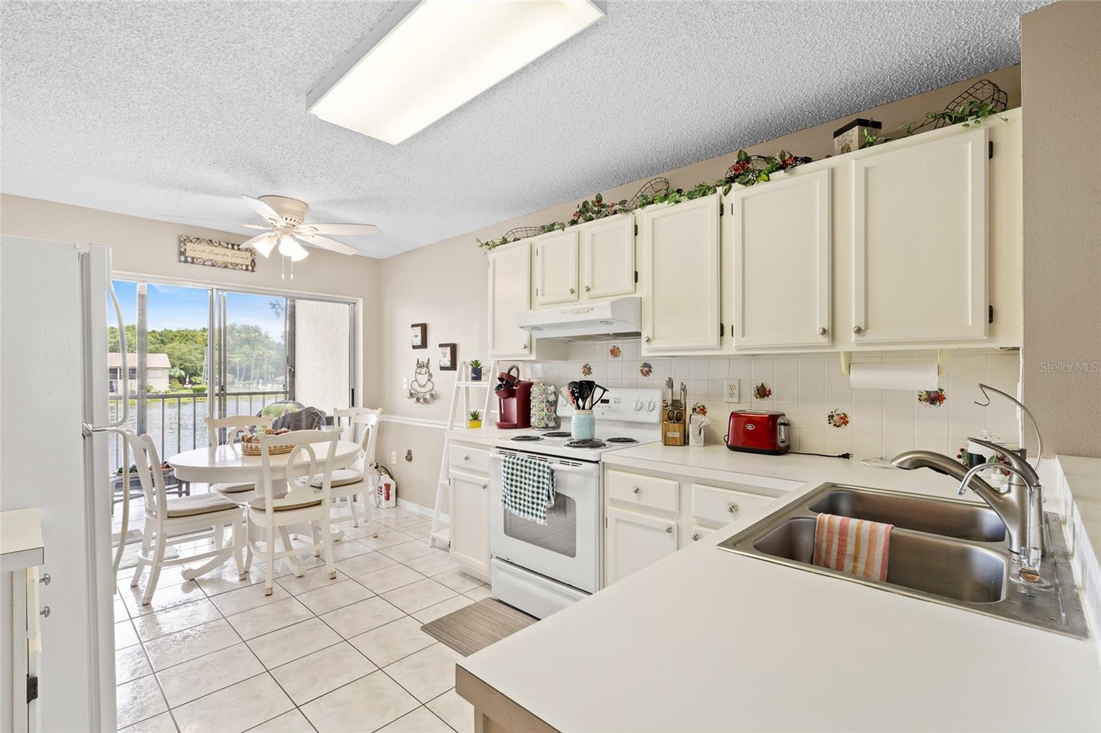 Image 13 of 38 For 4575 Whitton Way 1126