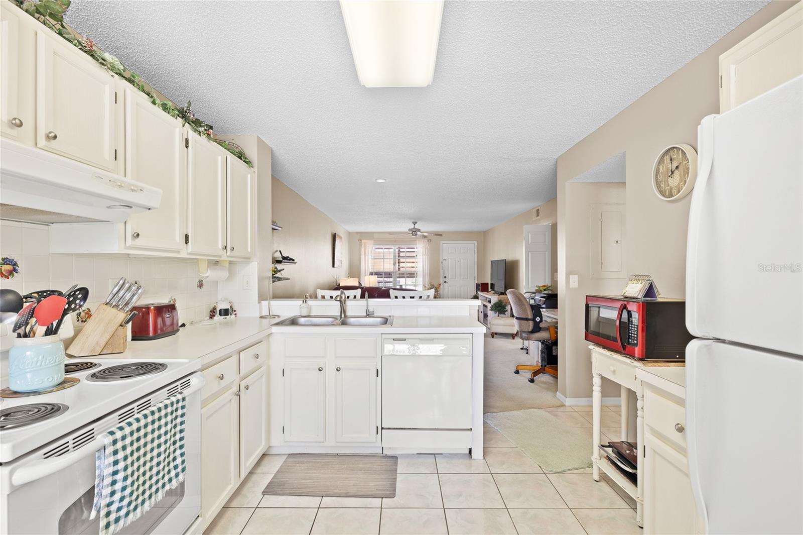 Image 14 of 38 For 4575 Whitton Way 1126