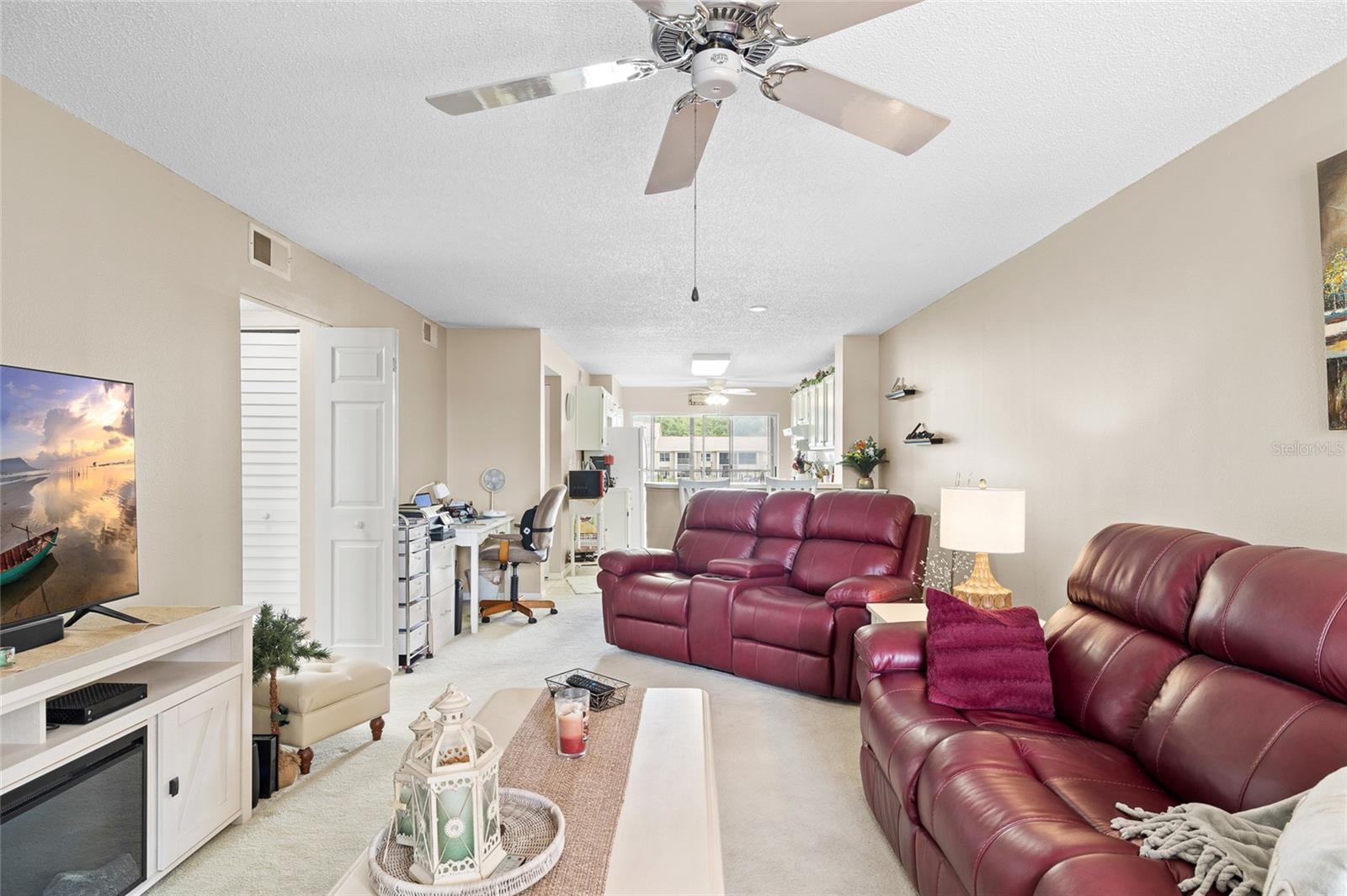 Image 7 of 38 For 4575 Whitton Way 1126
