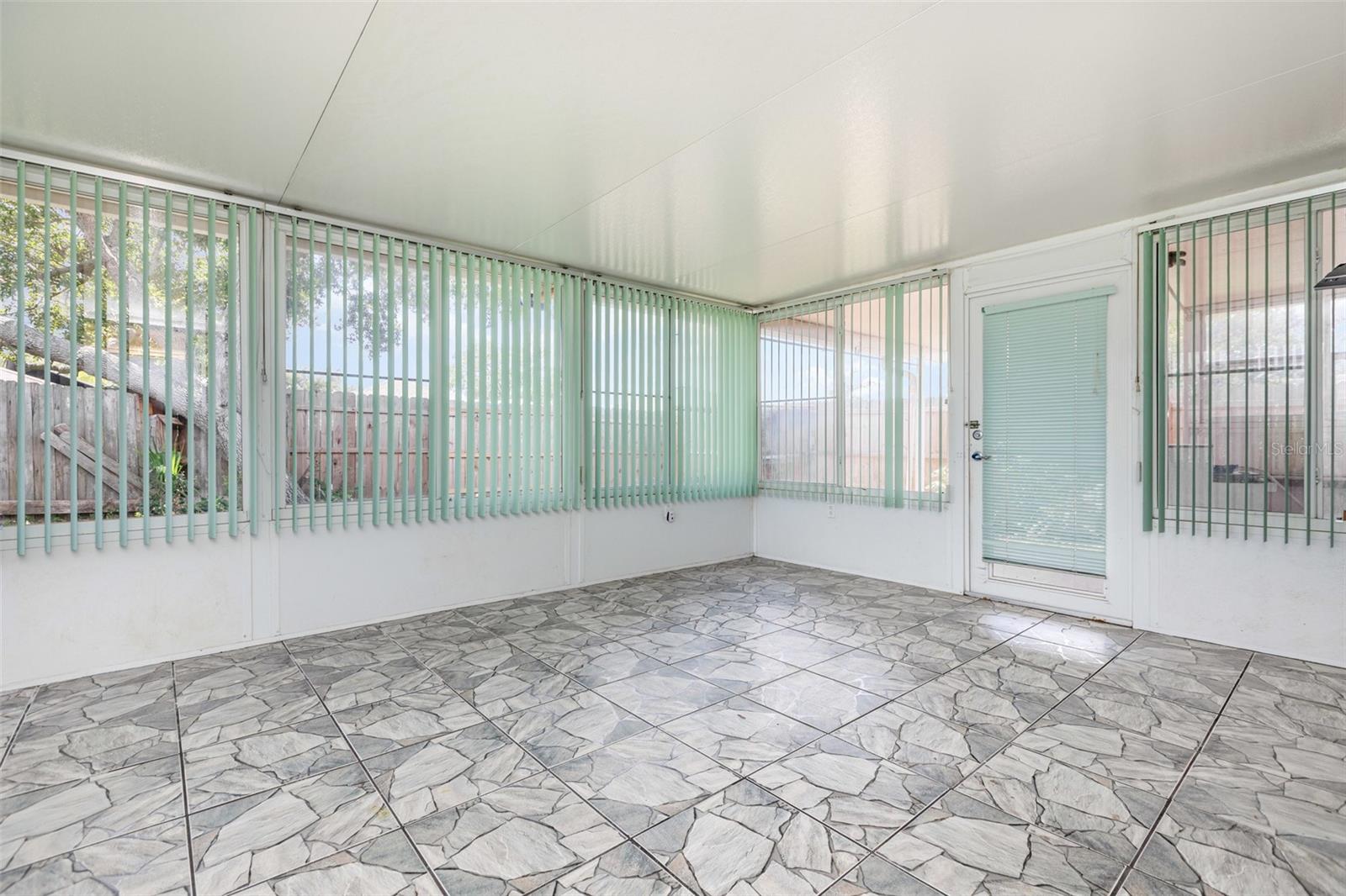 Image 18 of 27 For 12139 Buffington Lane