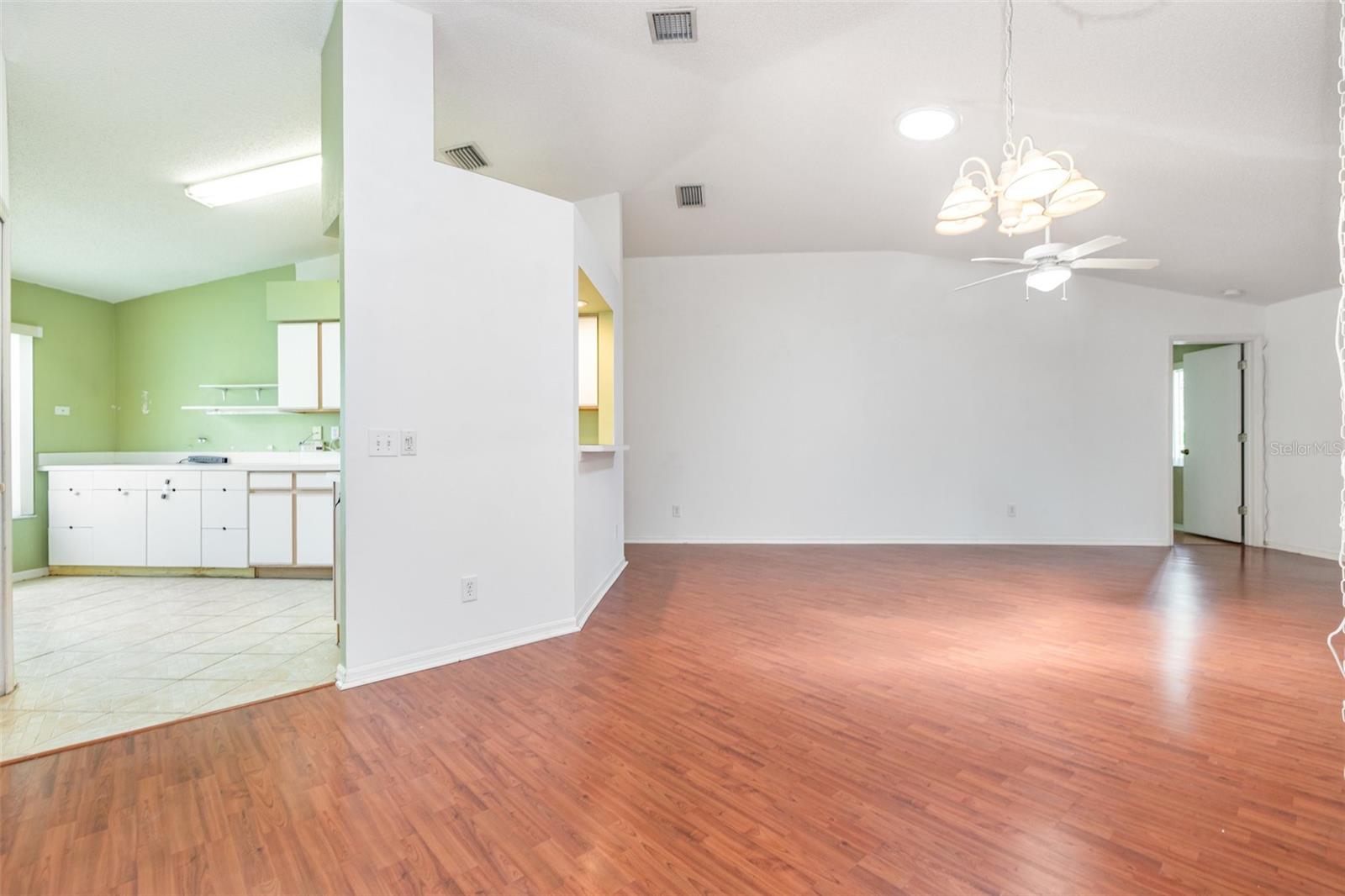 Image 4 of 27 For 12139 Buffington Lane
