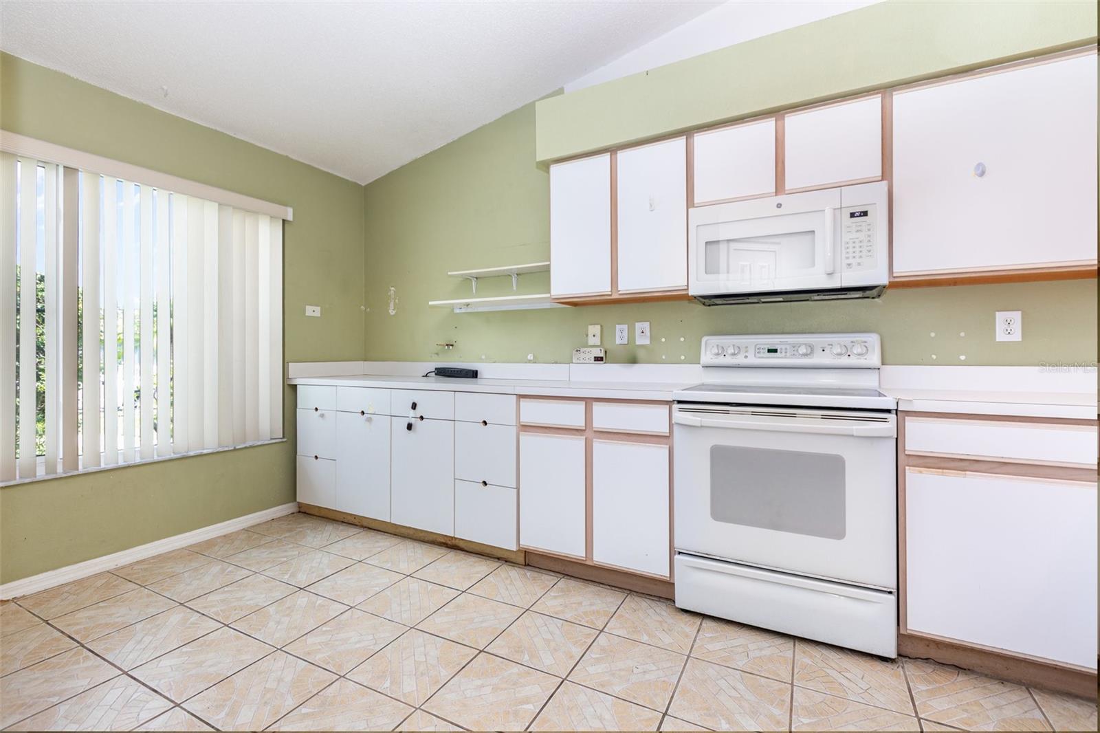 Image 8 of 27 For 12139 Buffington Lane