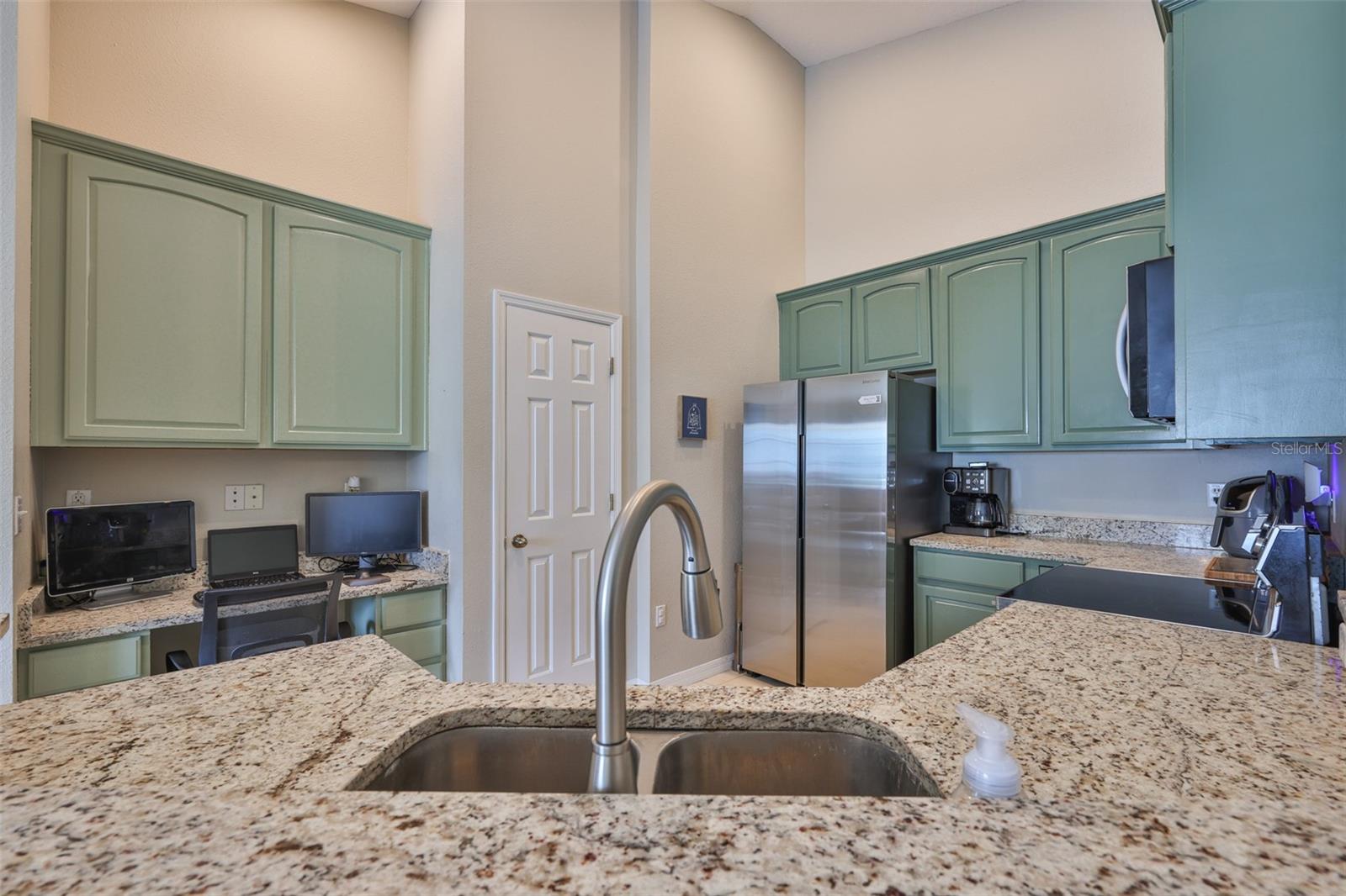 Image 14 of 41 For 8351 Shallow Creek Court