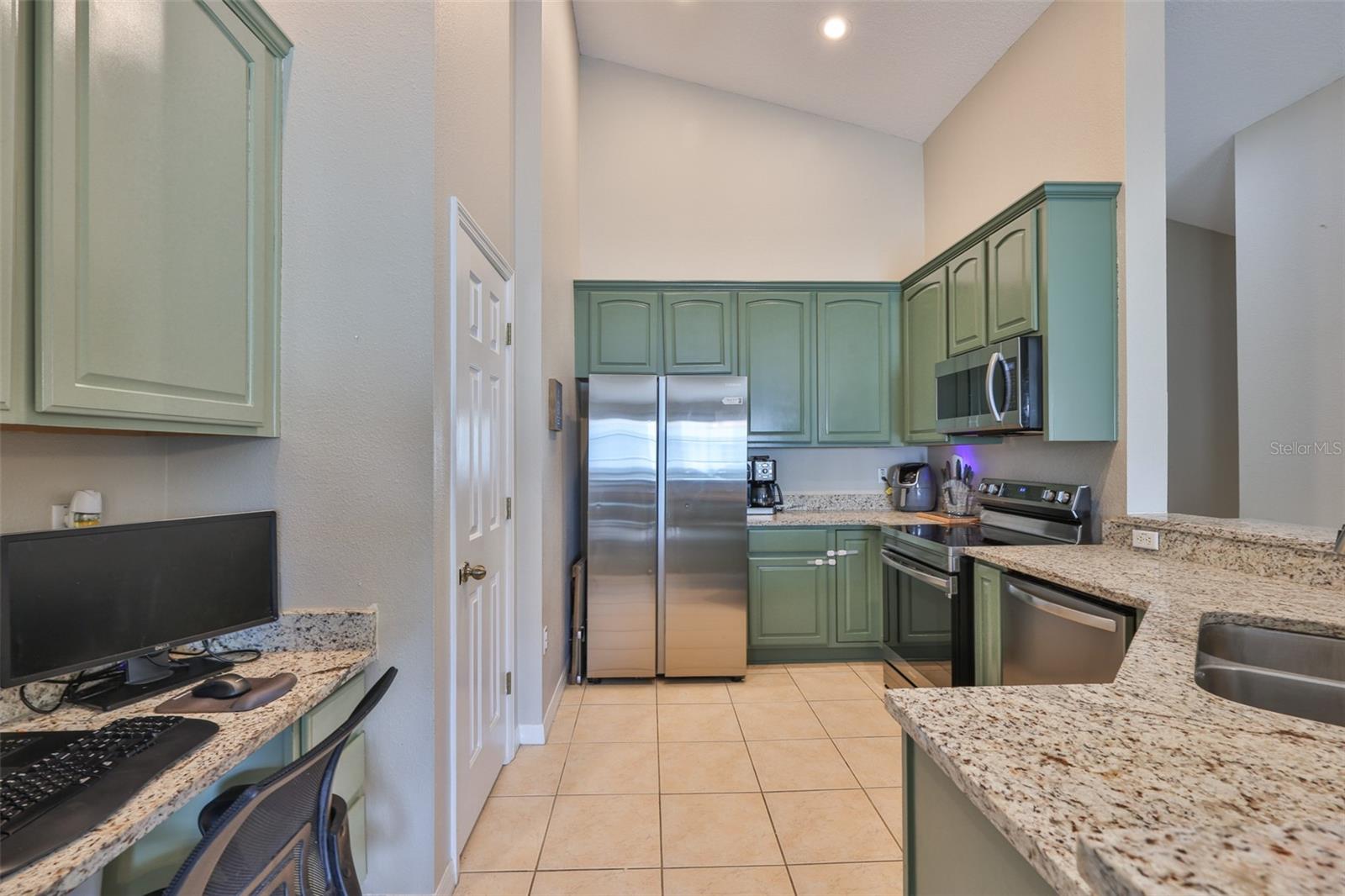 Image 15 of 41 For 8351 Shallow Creek Court
