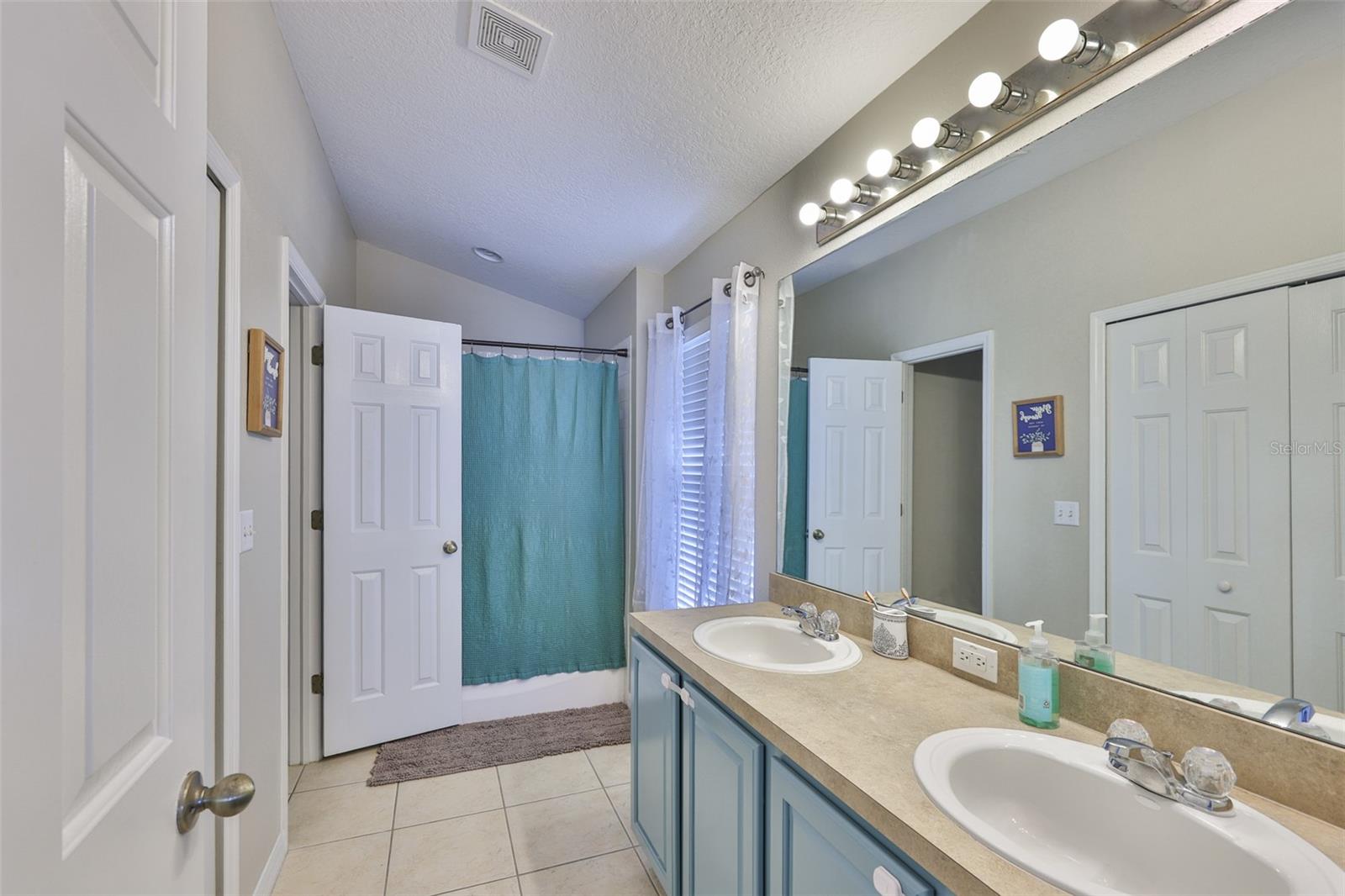 Image 25 of 41 For 8351 Shallow Creek Court