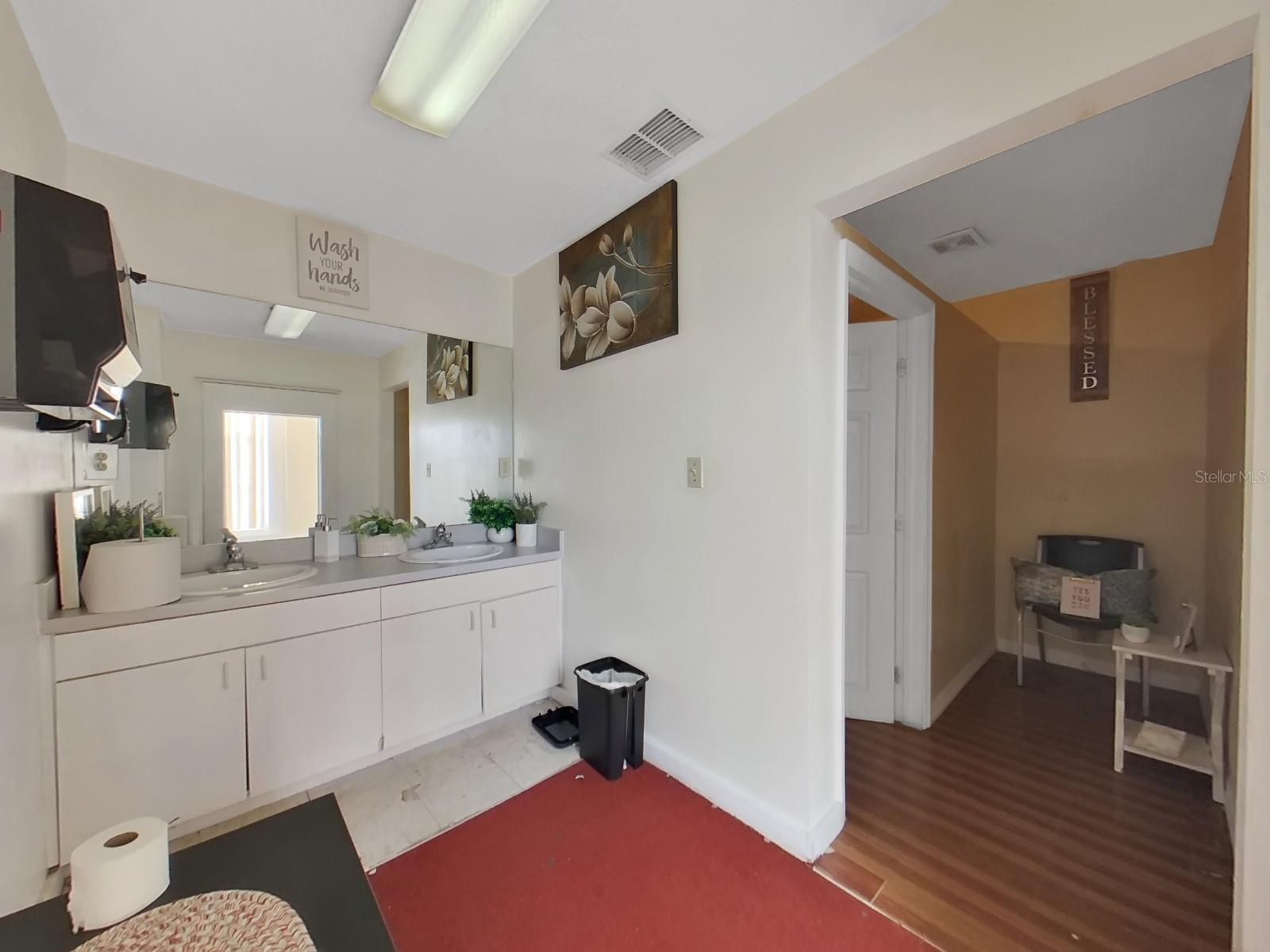 Image 21 of 27 For 953 11th Avenue
