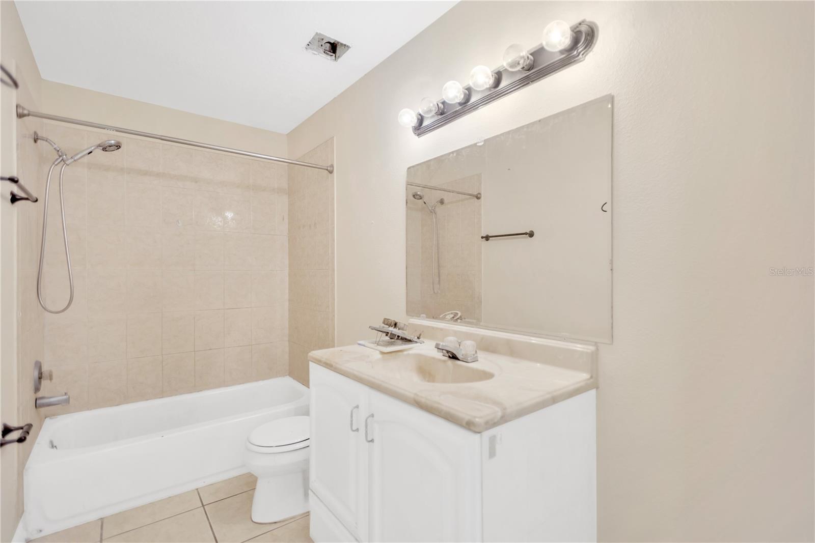 Image 16 of 27 For 808 1st Avenue Ne