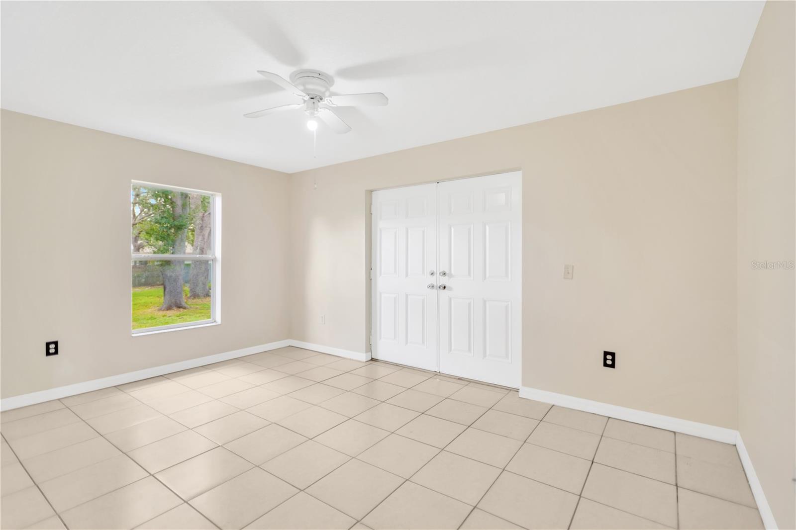 Image 17 of 27 For 808 1st Avenue Ne