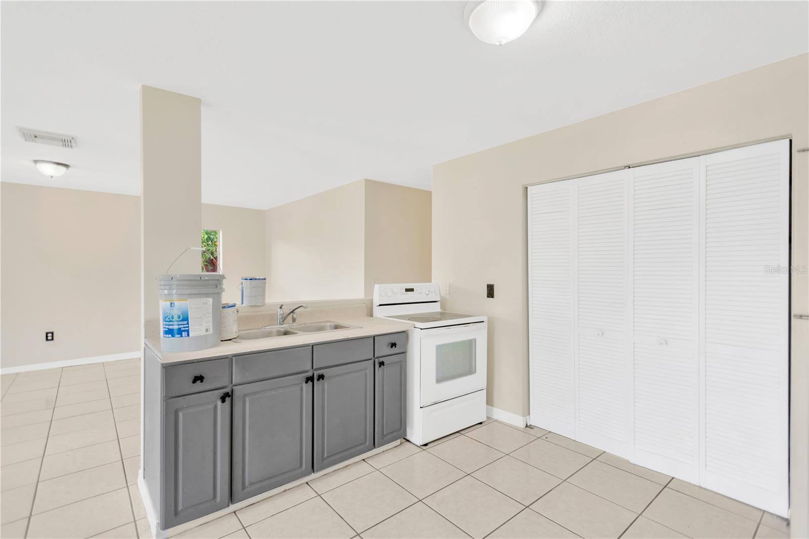 Image 9 of 27 For 808 1st Avenue Ne