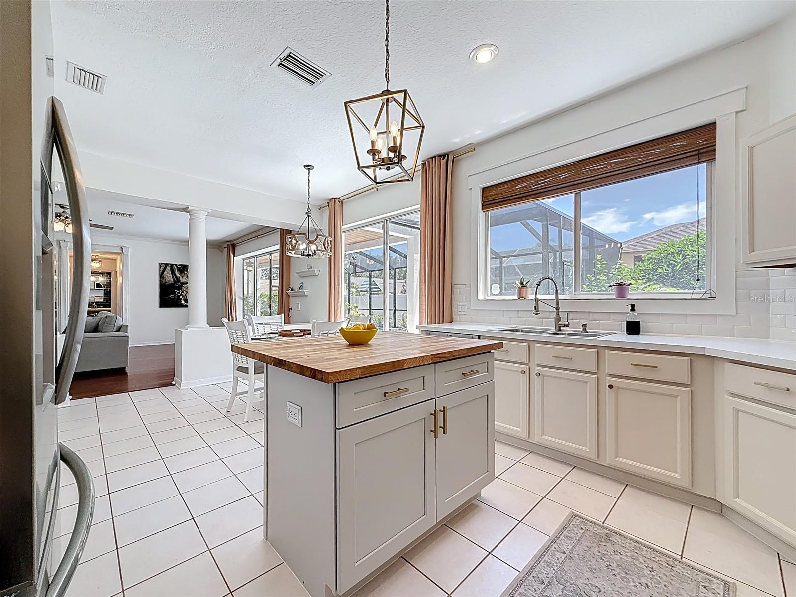 Image 18 of 71 For 2117 Golf Manor Boulevard