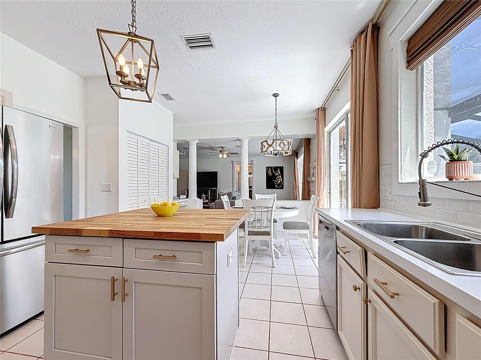 Image 20 of 71 For 2117 Golf Manor Boulevard