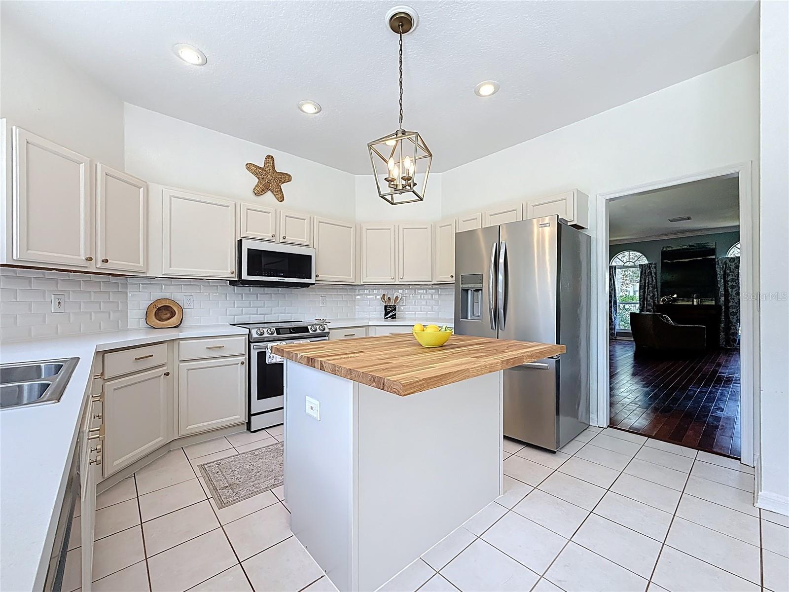 Image 24 of 71 For 2117 Golf Manor Boulevard