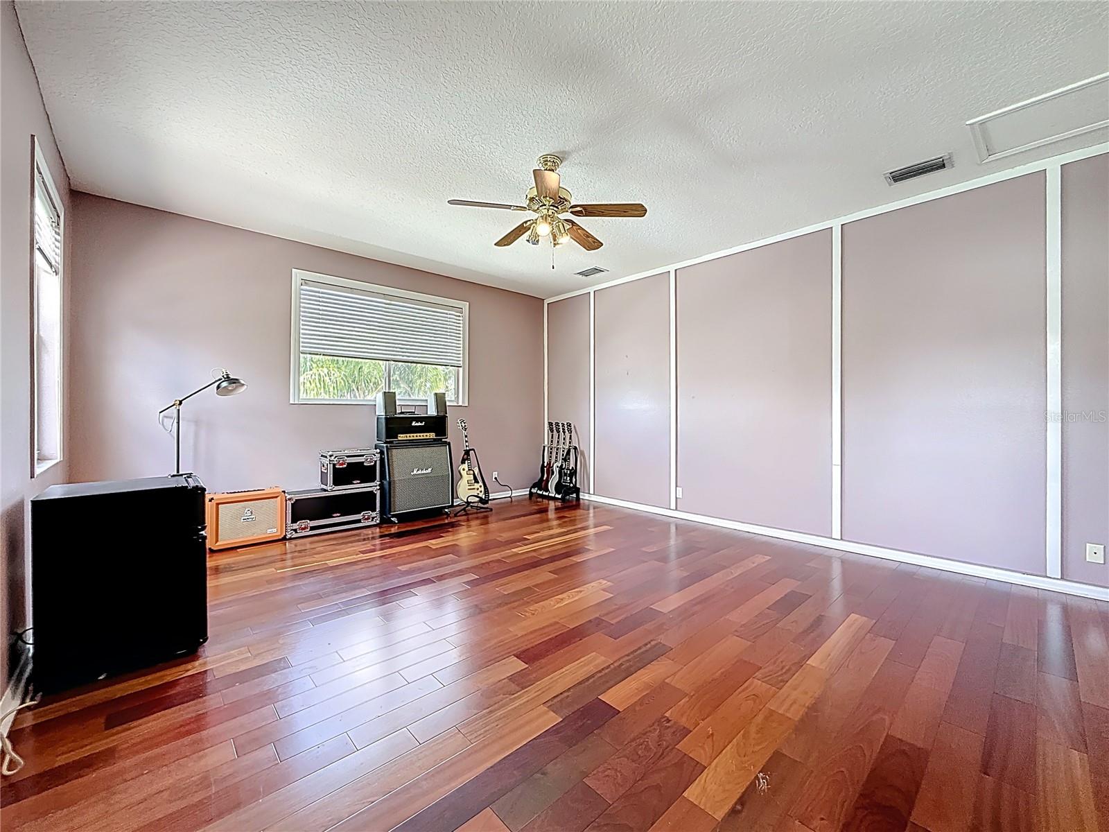 Image 34 of 71 For 2117 Golf Manor Boulevard