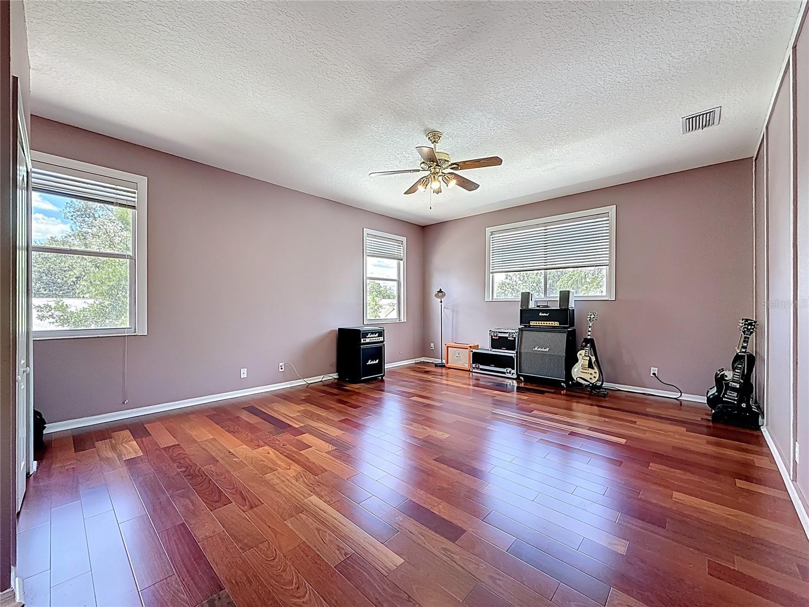 Image 35 of 71 For 2117 Golf Manor Boulevard