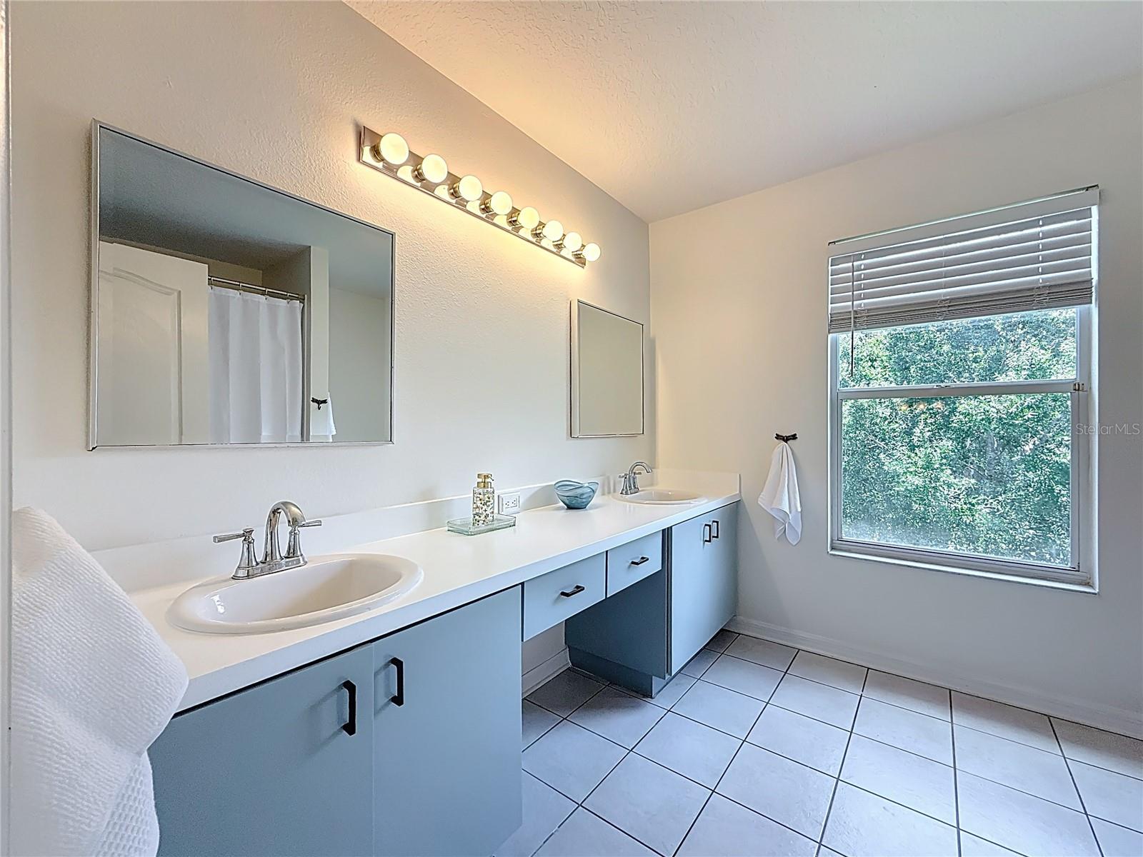 Image 44 of 71 For 2117 Golf Manor Boulevard