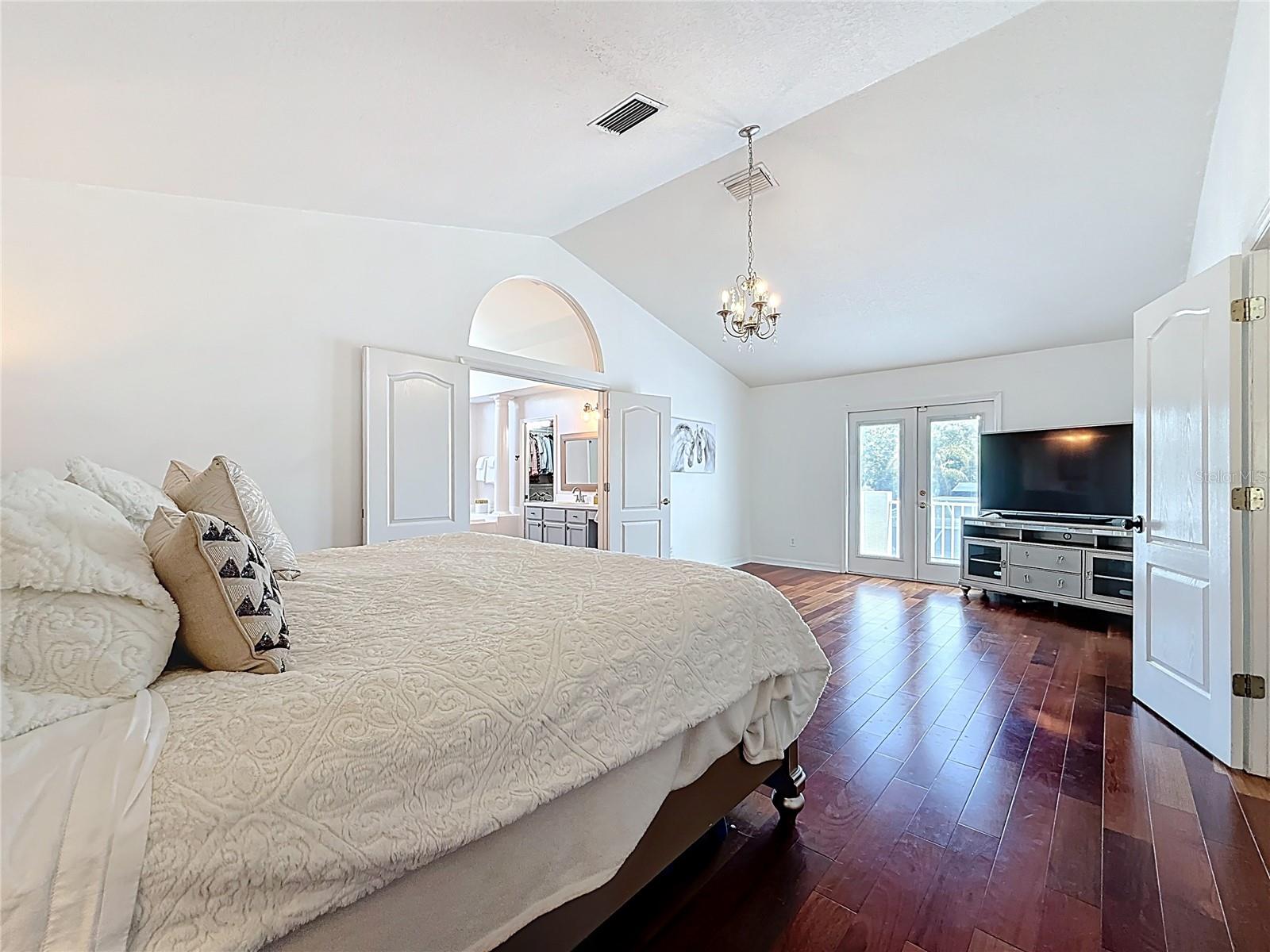 Image 48 of 71 For 2117 Golf Manor Boulevard