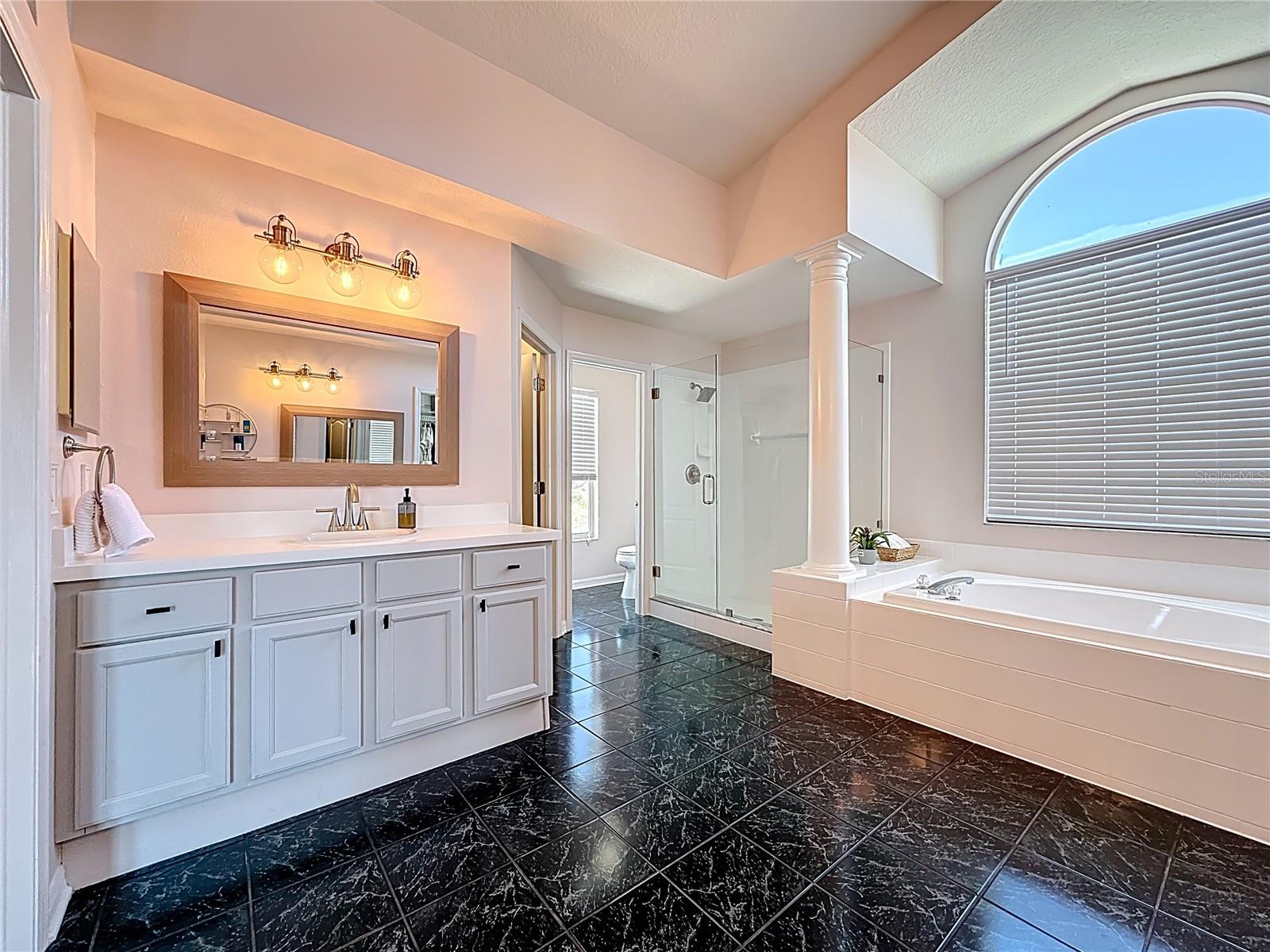 Image 52 of 71 For 2117 Golf Manor Boulevard