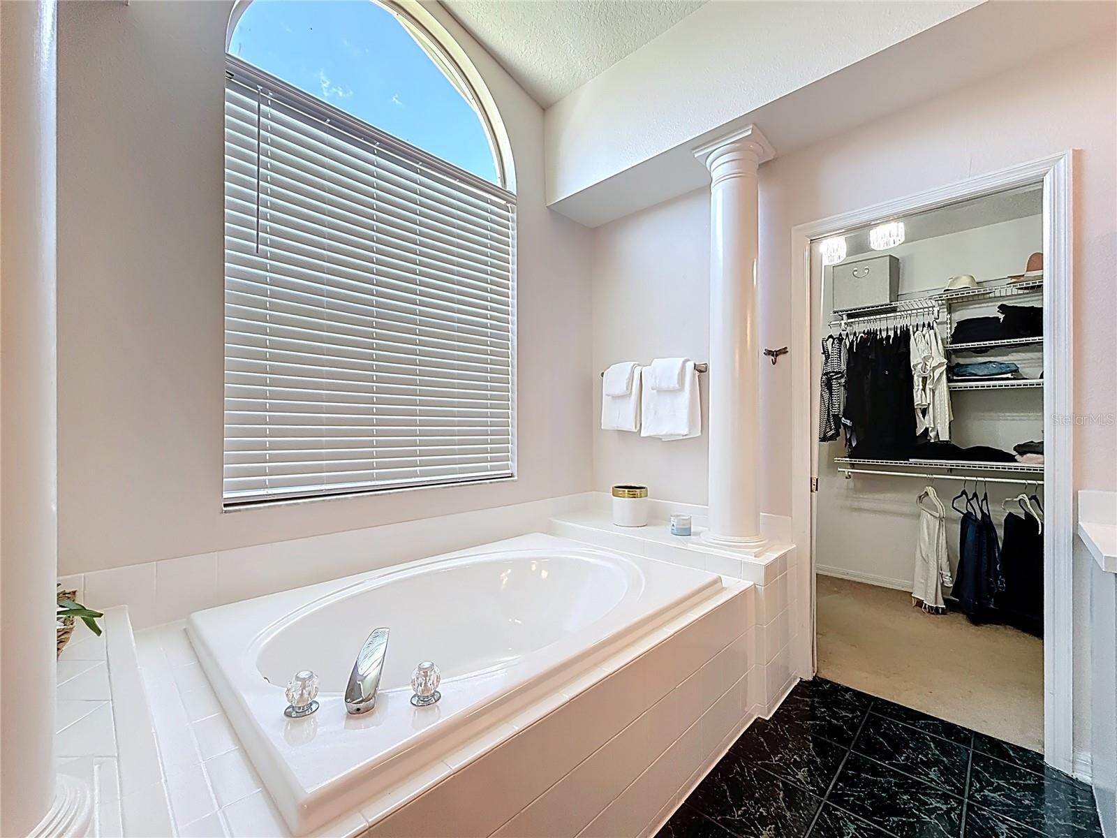 Image 54 of 71 For 2117 Golf Manor Boulevard