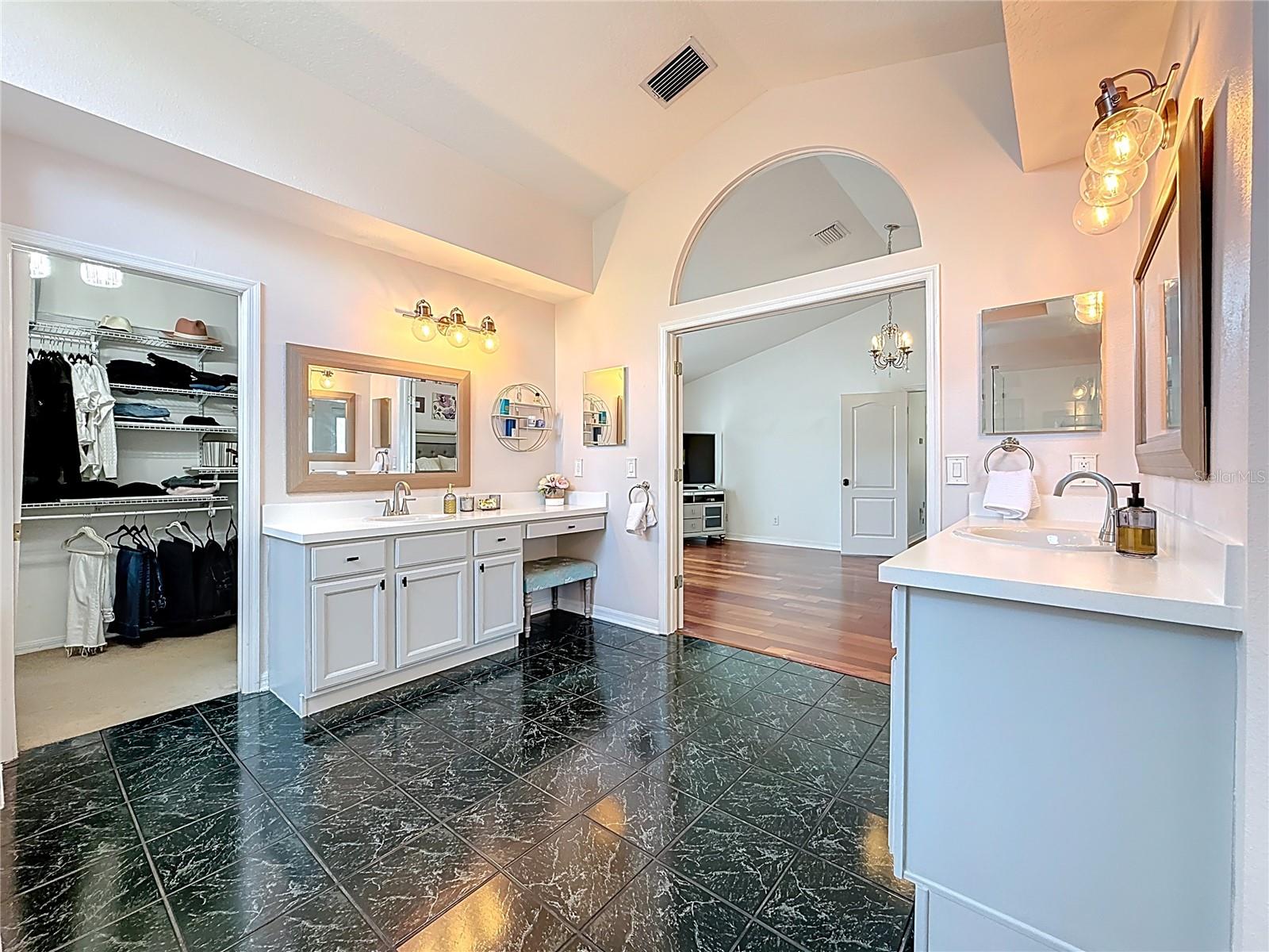 Image 56 of 71 For 2117 Golf Manor Boulevard