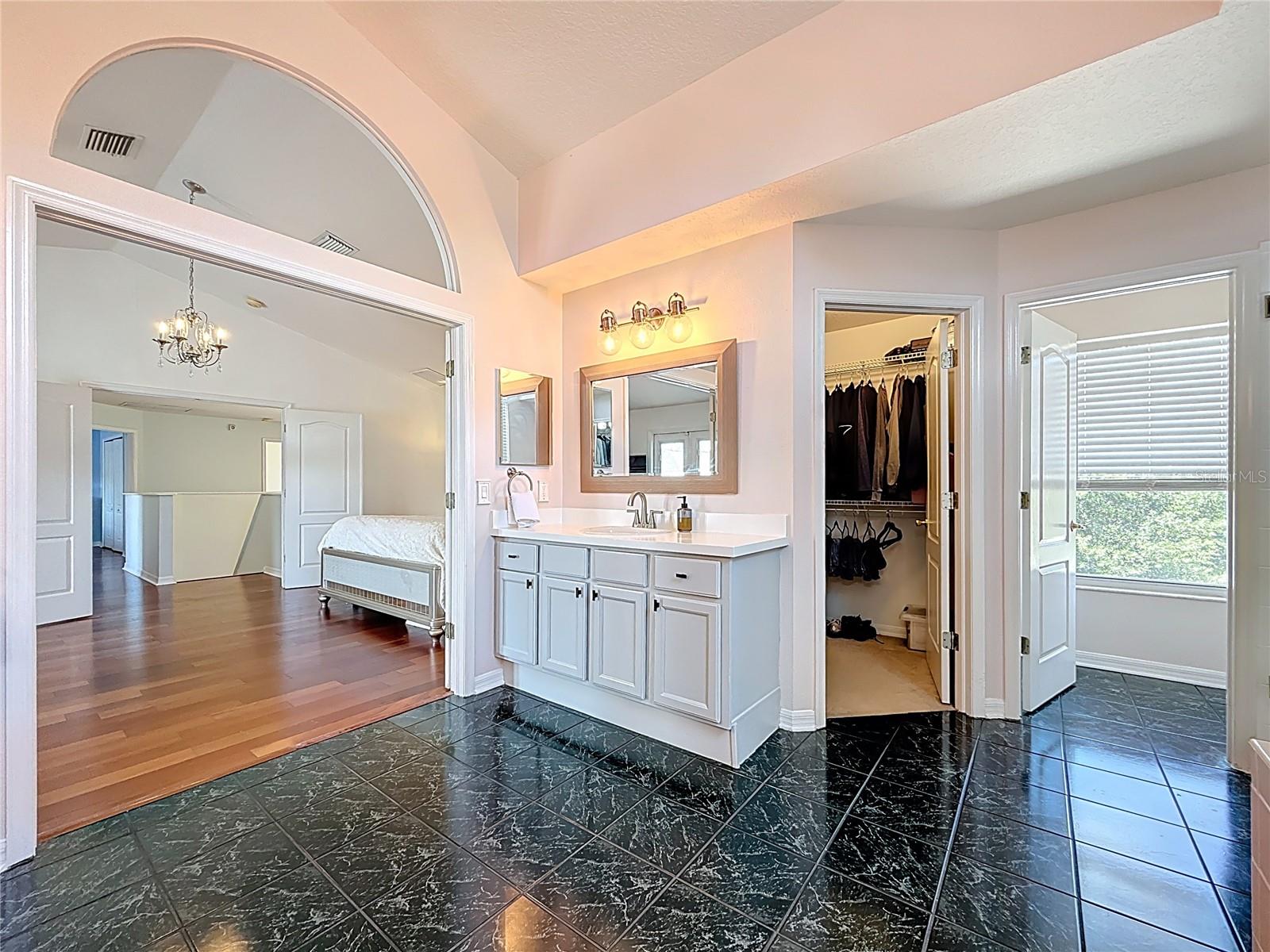Image 57 of 71 For 2117 Golf Manor Boulevard