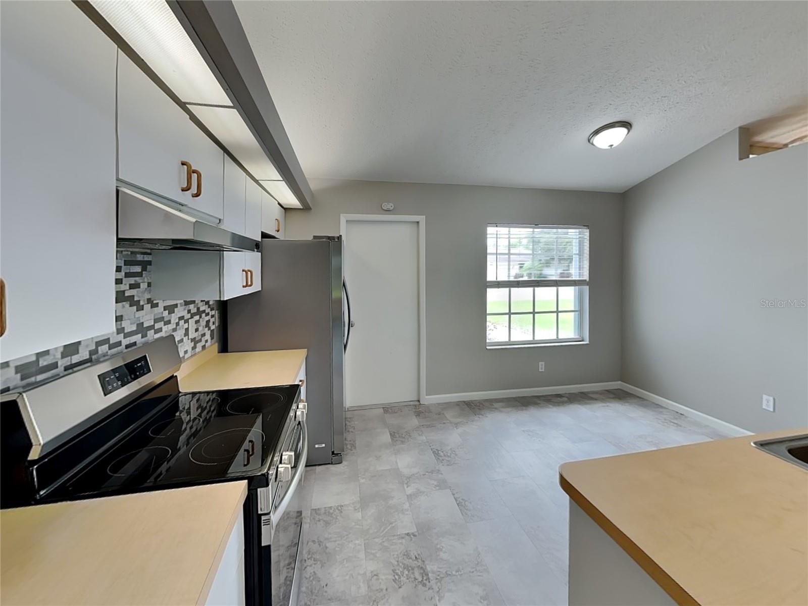 Image 6 of 15 For 6504 64th Lane E