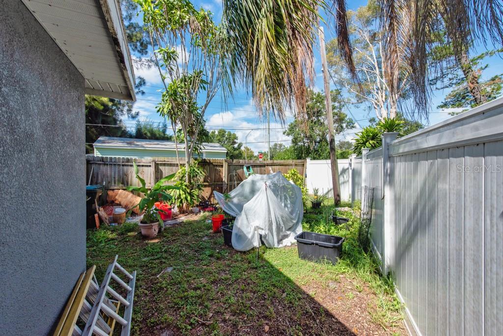 Image 20 of 27 For 15741 Rhodes Road