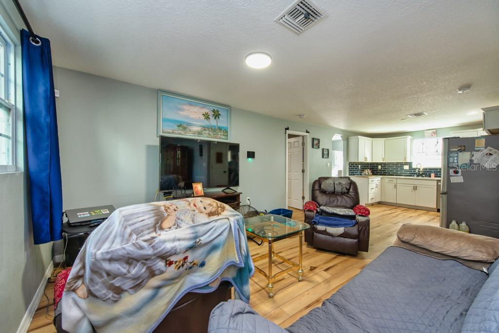 Image 4 of 27 For 15741 Rhodes Road
